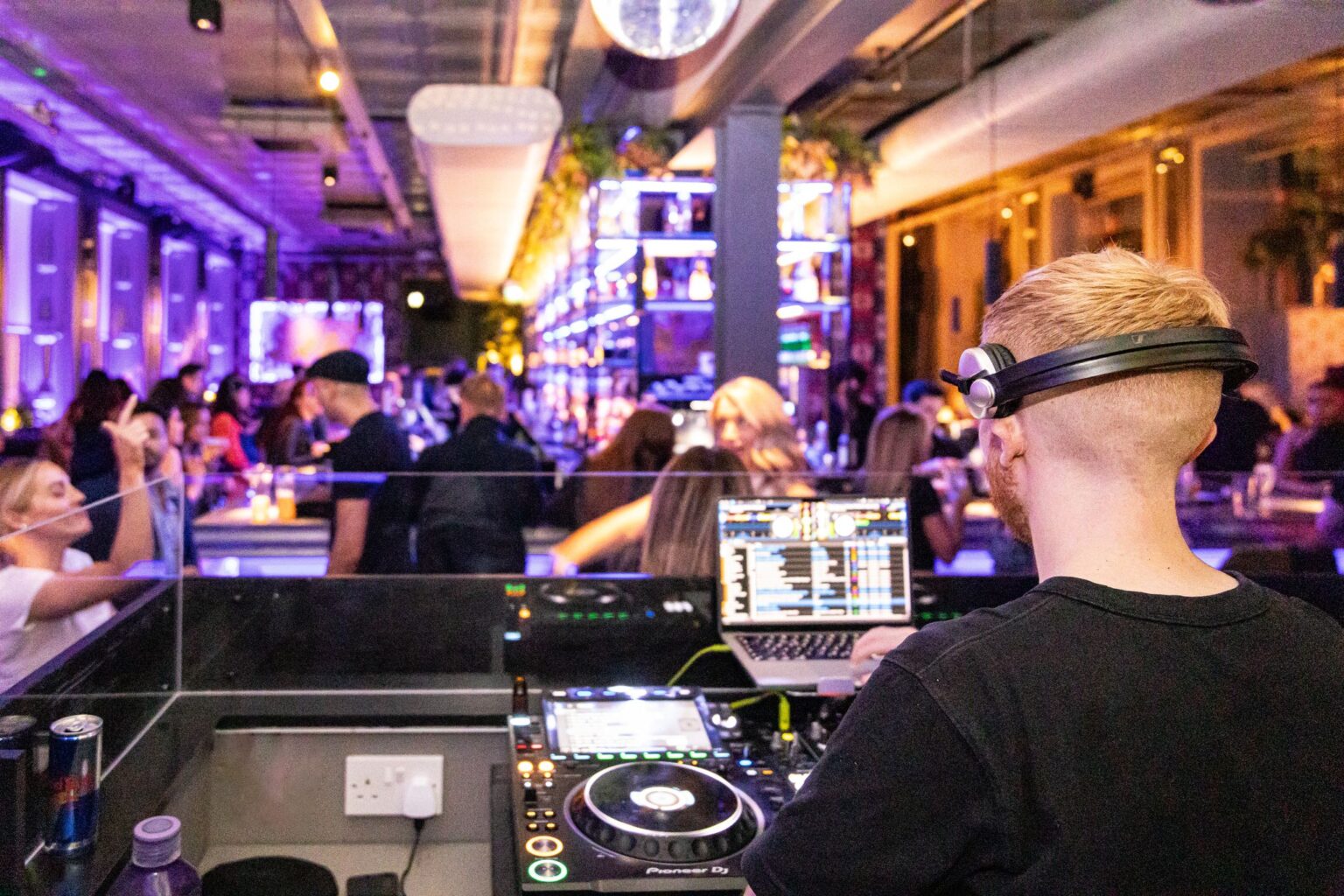 KONG BAR & ROOF GARDEN